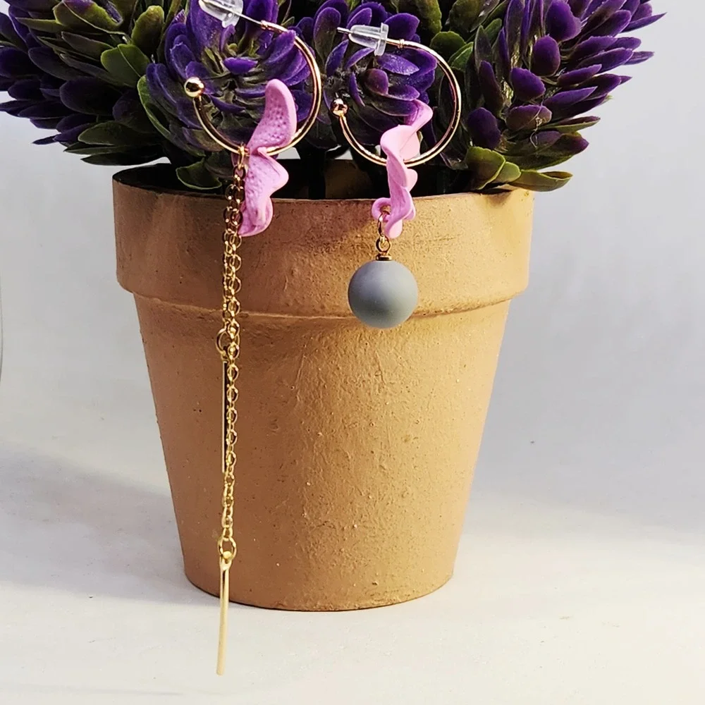 Asymmetrical‎ Pink Orchid Flower Hoop Earrings Gold Tone Chain Orb Dangle Womens